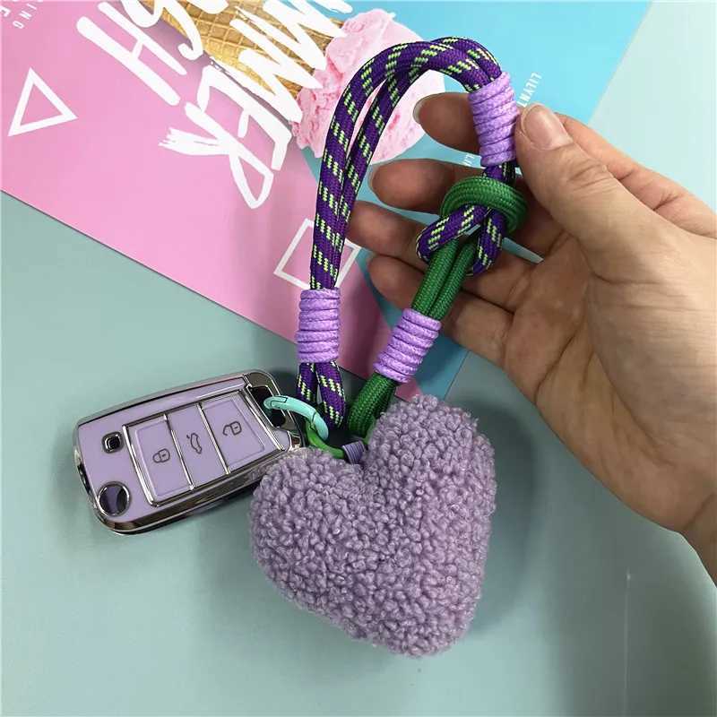 Car keychain heart-shaped plush keychain colorful lanyard bag keychain Accor fashion wrist Str leak proof pendant keychainXJ250409