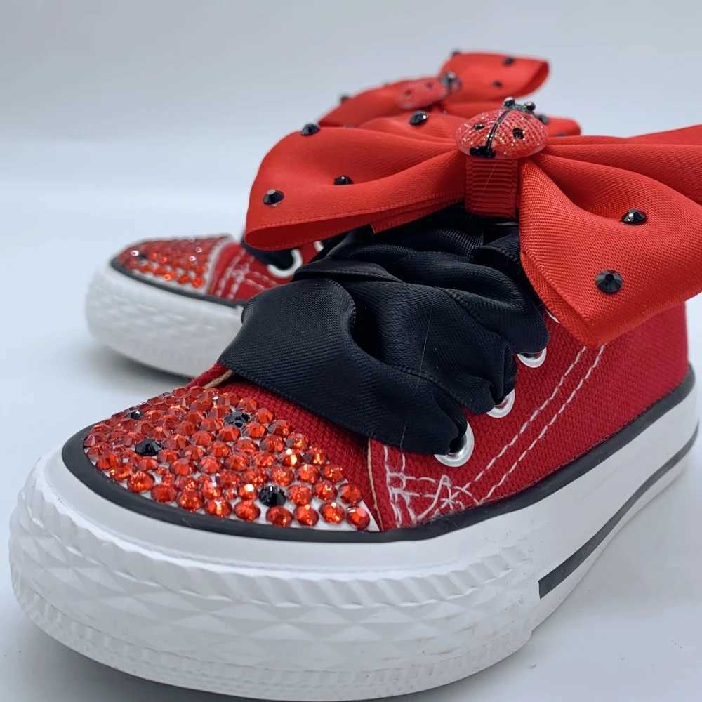 Dollbling childrens canvas shoes handmade Halloween custom casual apartment childrens ladies Bug crystal girls boys red Christmas sports shoes X250409