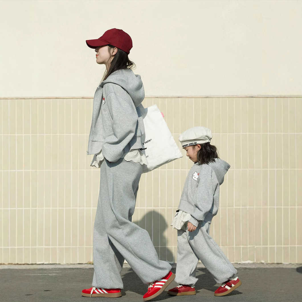 25 Spring Mothers Clothing Cute Cartoon Printed Hoodie Jacket with Sports Pants Set for Playing with Kids Together S2548