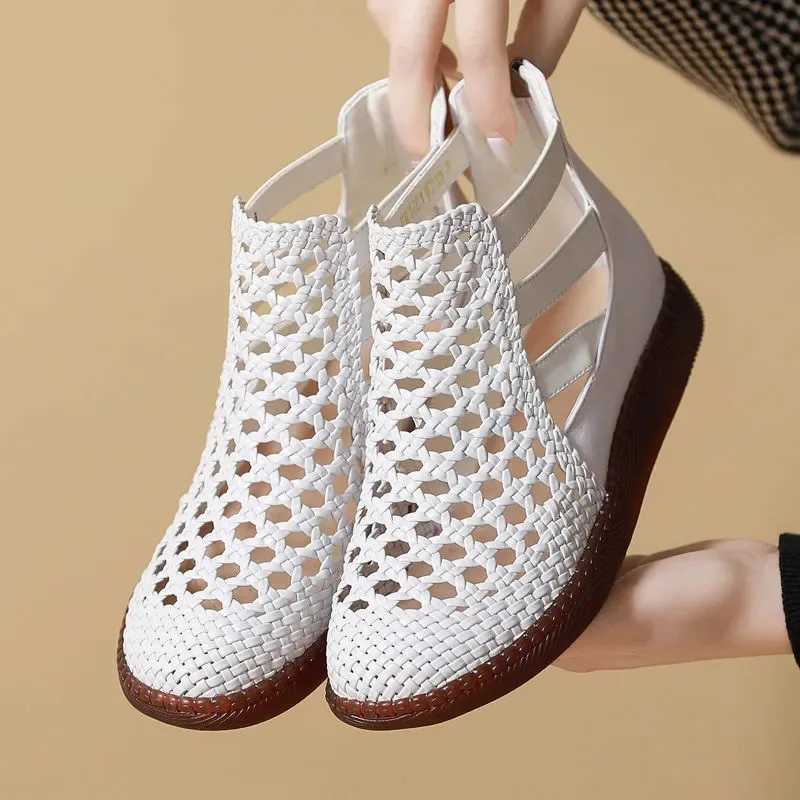 New Arrival Womens Summer Round Thick Sole Hollow Womens Orthodontic Sandals Comfortable Women Zapatos De Mujer T250409