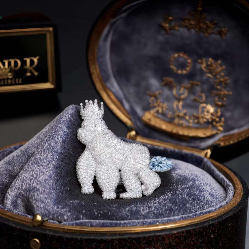 Mens Hip Hop Style Trendy Necklace Accessory New Style Personalized Animal Shaped 925 Silver Pendant Fully Inlaid Moissanite