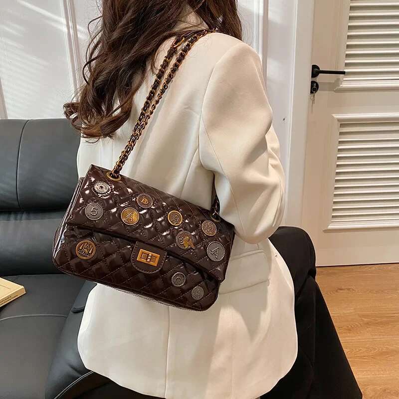 New Arrival Style Quilted PU Shoulder Women Light Emblem Chain Lock Underarm Crossbody Bag
