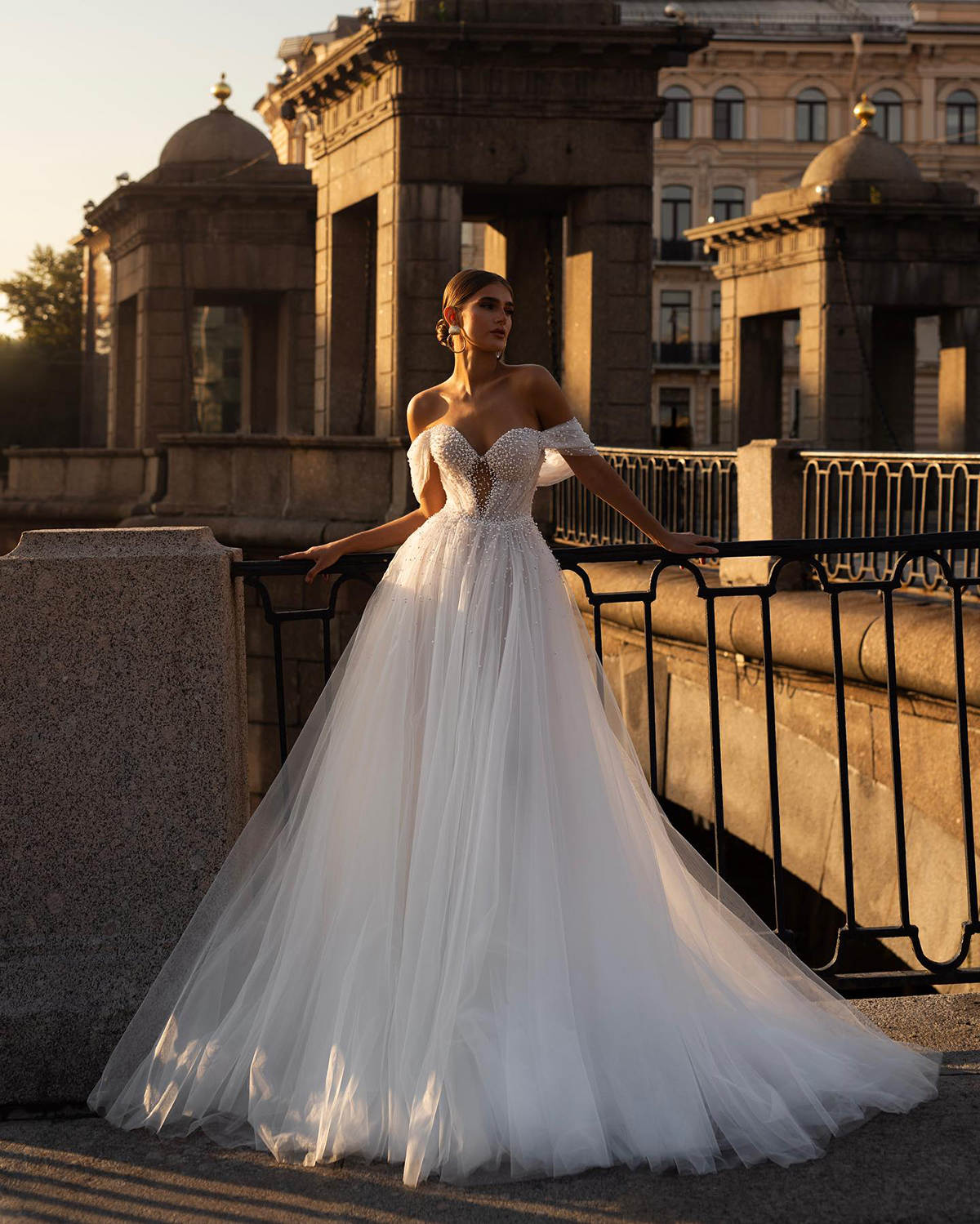 Classic A-Line Bridal Wedding Dresses Off The Shoulder Chiffon With Pearls Sequins Floor-Length Plus Size For Special Occasion Vestido de novia
