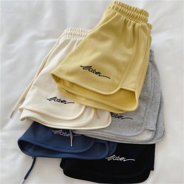 2025S Women s Designer Sports Shorts Summer New Loose Outdoor Pure Cotton High Waist Casual Wide Leg Yoga Hot Pants Trendy Beach Pants