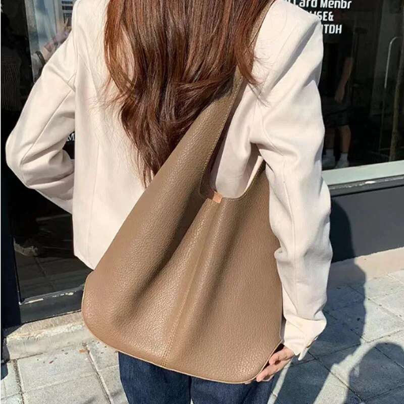 Fashion Large American Women Shoulder Bag Female Travel PU Leather Handbags Office