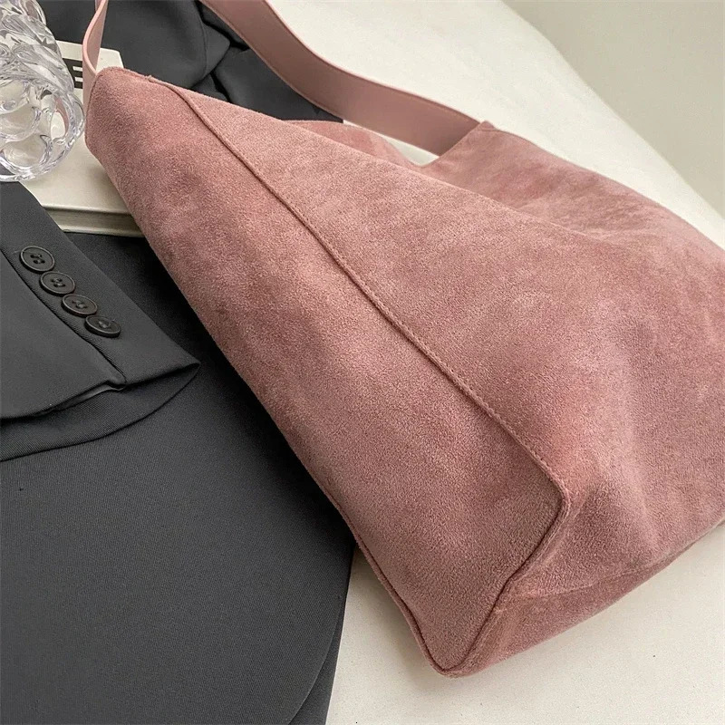 Velvet Solid High Quality Tote Bag High Beauty Buckle Simple Fashion Crossbody Bag Soft Large Capacity Handbag 250408