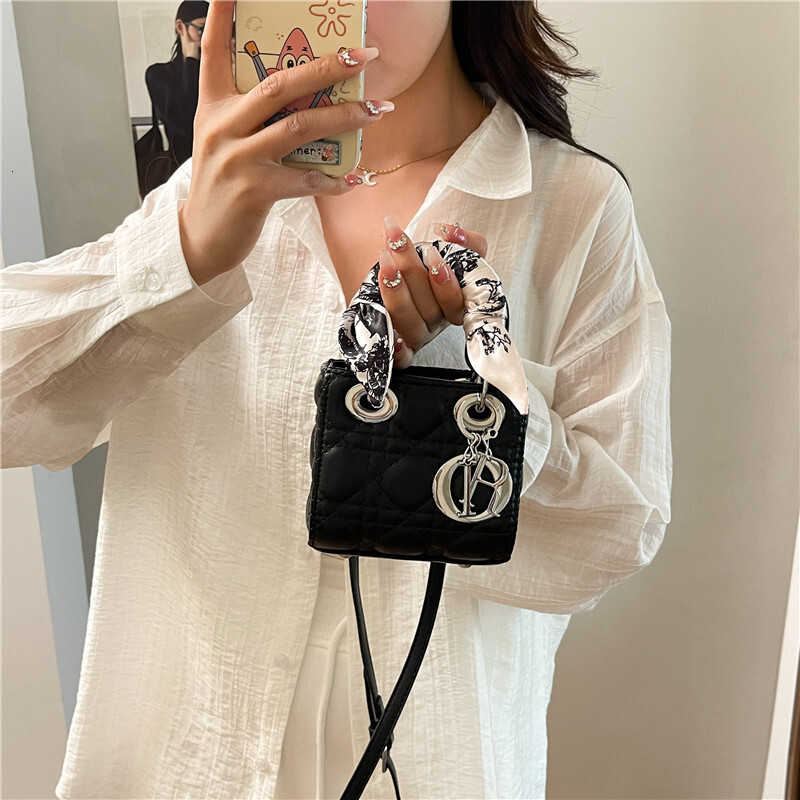 Designer Free Shipping Luxury Mini Princess Diana Bag 2025 New Single Shoulder Crossbody Bag European And American Fashion Women's Quilted Handbag