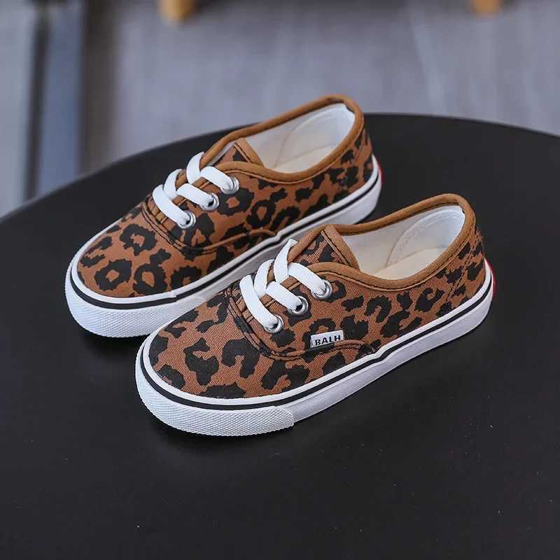 Summer New Boys Canvas Shoes Girls Sports Shoes Fashion Board Shoes Student White Shoes Childrens Shoes Zapatillas X250409