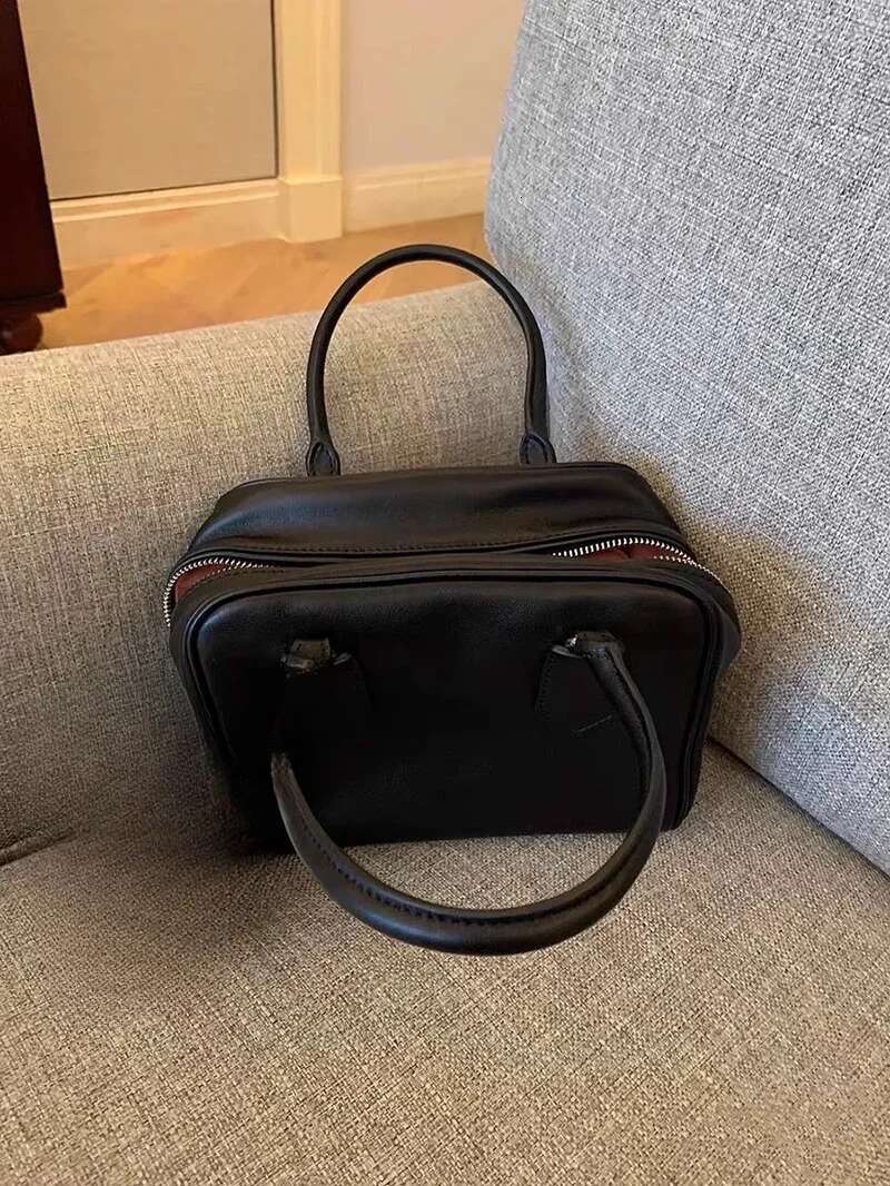 Miyagawa 2024 New Boston Casual Hand-Held Small Square Bag Fashion Stylish Versatile Crossbody Bags Women's Bowg Handbag