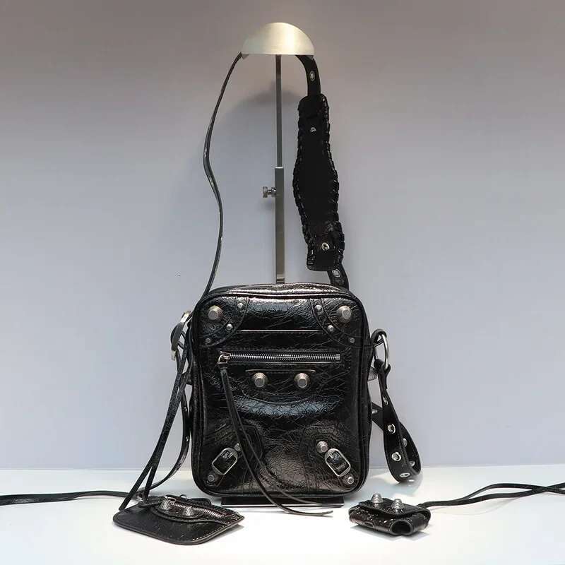 Le Cagole Cropped Studded Camera Three-In-One Waxed Crossbody Small Square Bag Motorcycle Equipment Accessori