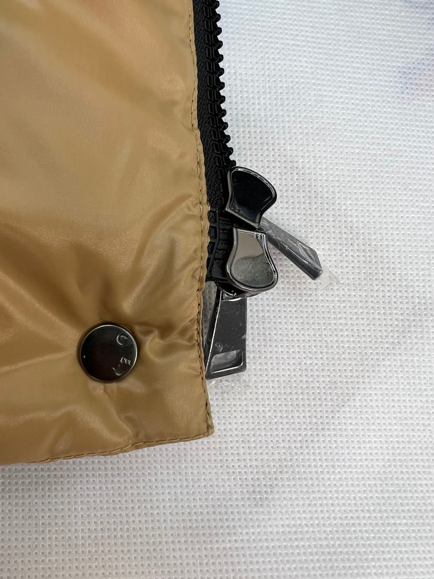 Designer Women Down Parkas Womens puffer jacket Lightweight outdoor jacket white duck down filled jacket Winter woman warm fluffy hood coat