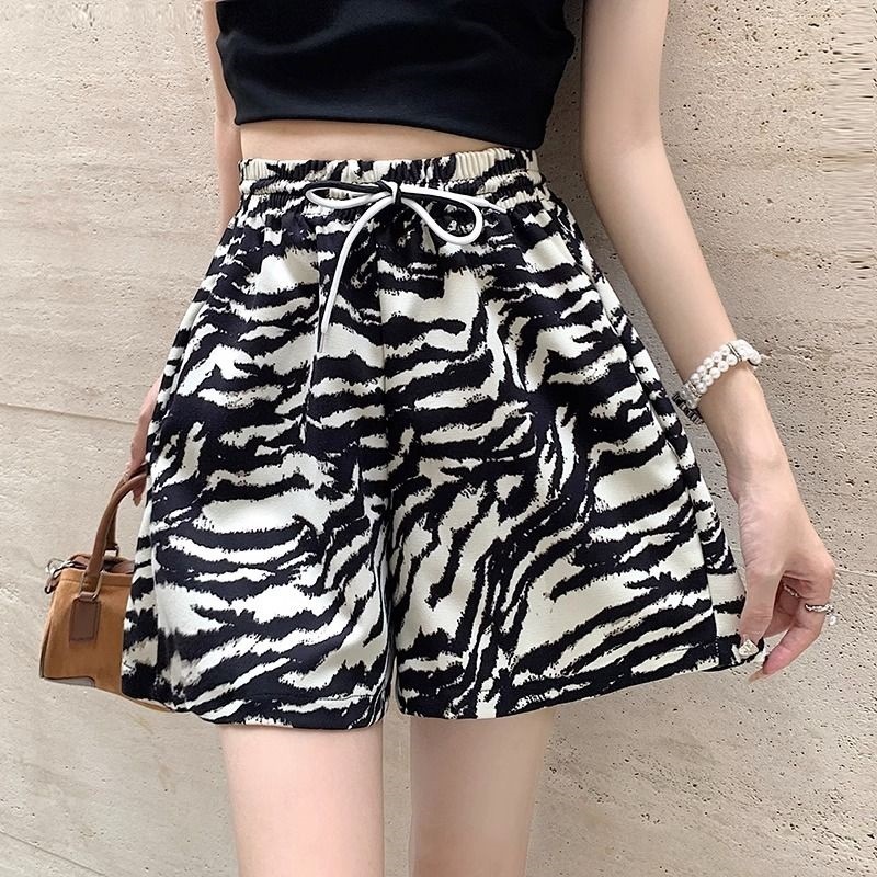 2025S Designer Shorts For Women Ice Silk Wide Leg Shorts Children S Summer Thin Loose Fit Slimming Look Plus Size High Waist Yoga Hot Sports Pants Ski