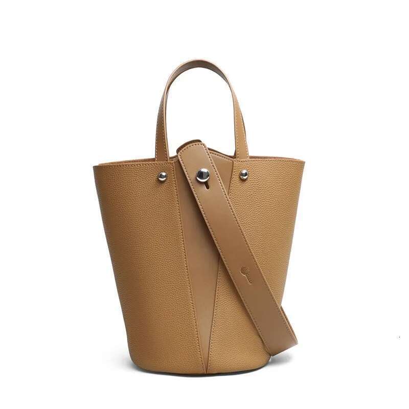 2025 Spring And Summer New Commuter Bucket Women's Bag Large Capacity High-End Shoulder Handbag Designer Bags