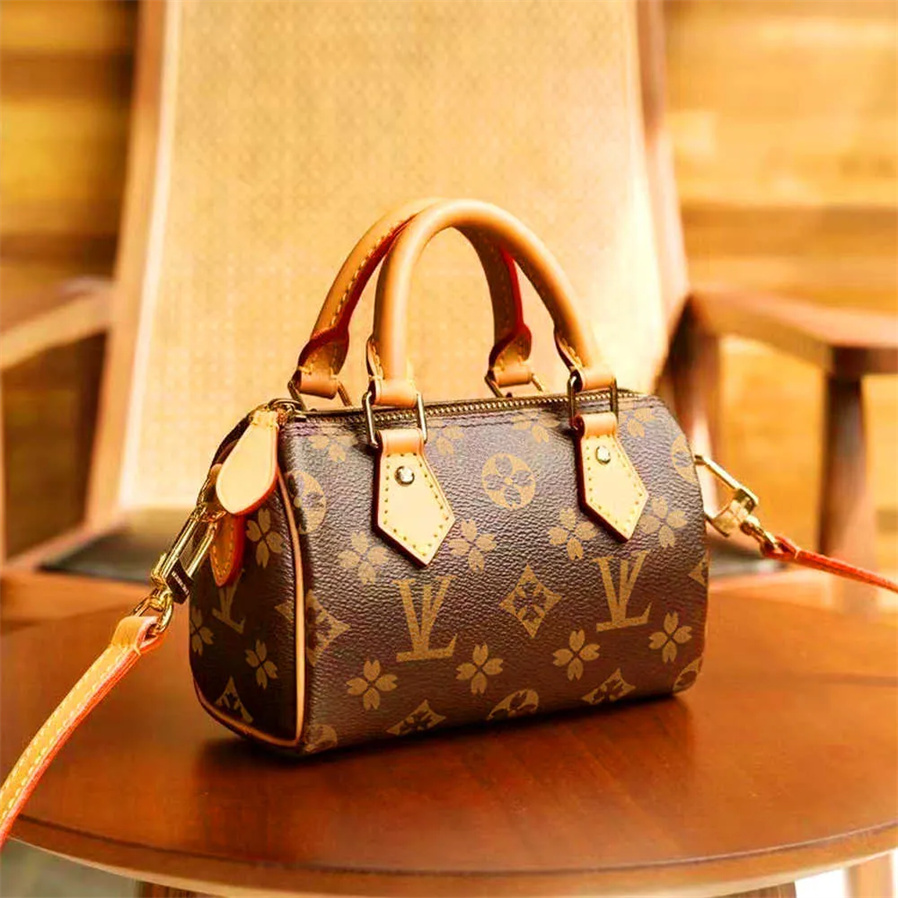 Hot 30cm travel bag M41113 shoulder strap luxury tote handbag brown flower designer mens duffle bag cross body Leather Womens purse clutch bags backpack With Key Lock