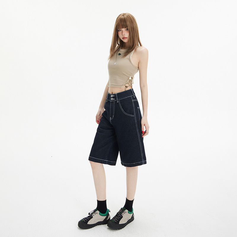2025S Women s Designer Shorts American High Waist Double Buckle Loose Wide Leg Multi Functional Appearance Slimming Straight Five Point Jeans Hot Pant