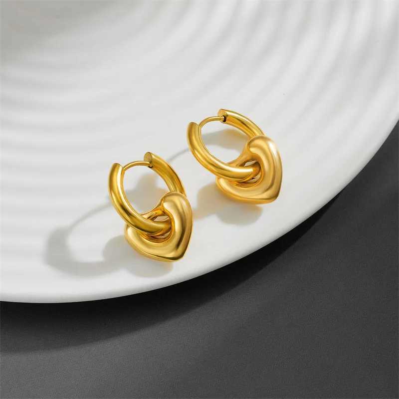 Exquisite stainless steel heart love hoop earrings Romantic fashion high quality jewelry gift for women Gift Z250408