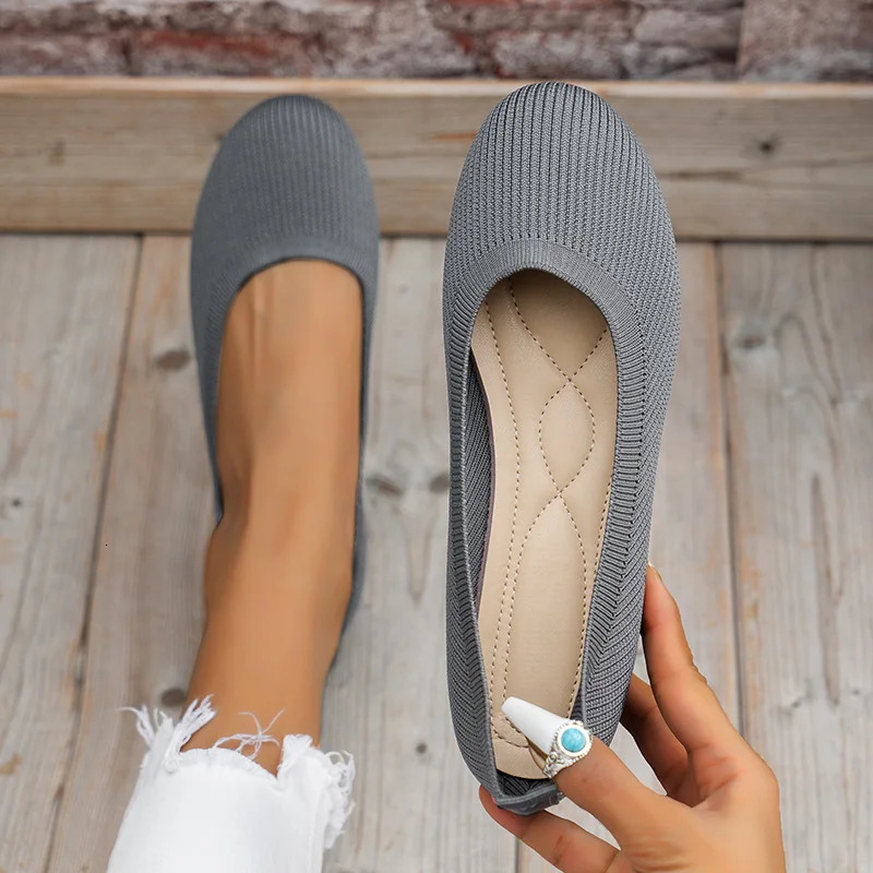 Spring Womens Flat Shoes Knitting Sock Sneakers Breathable Slip on Female Rpound Toe Loafers 36-43 Plus Size Light Shoes 250402