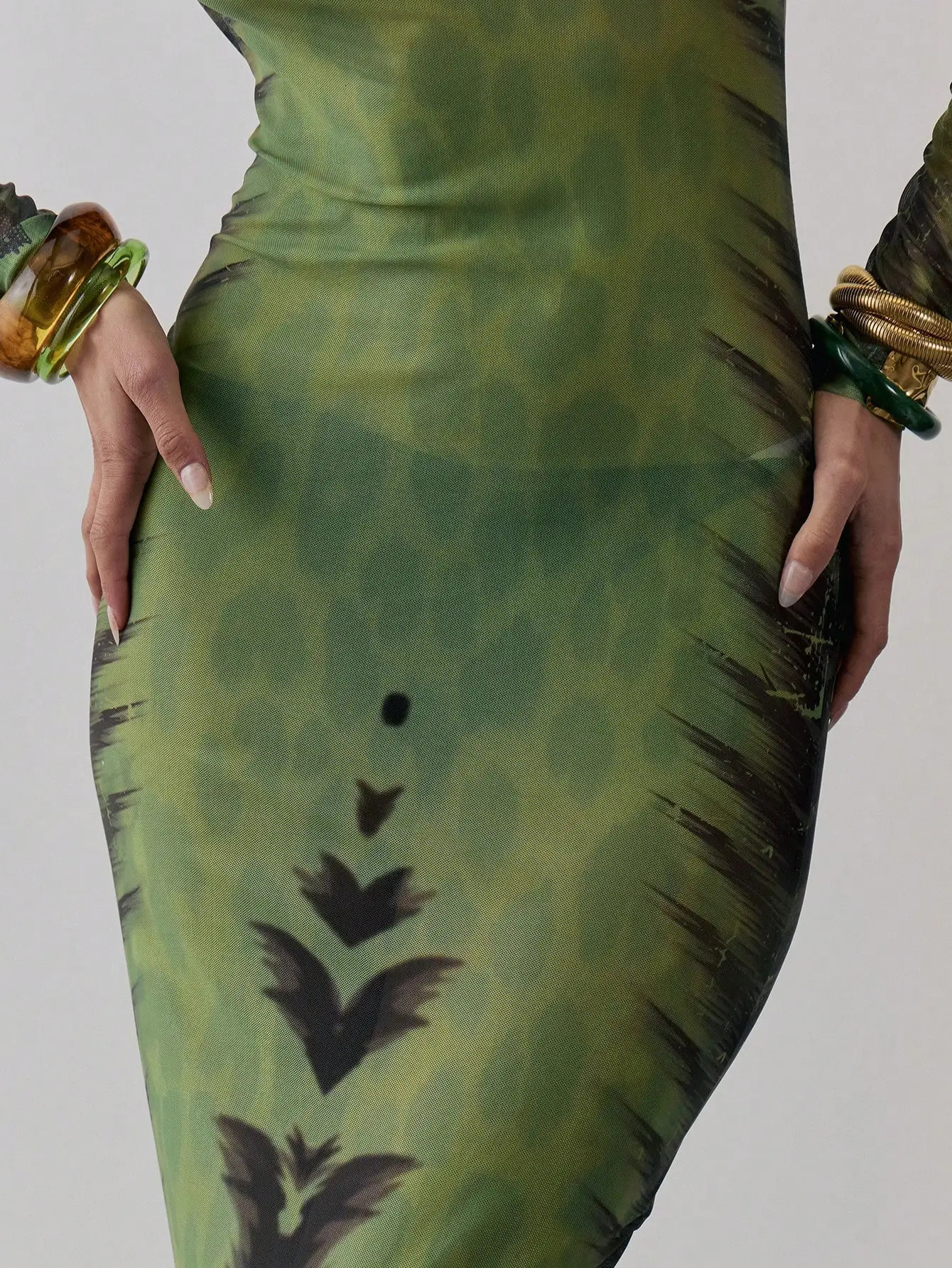 Elegant and casual spring summer printed slim fit bag with no back wrinkles on the buttocks mesh ultra long womens clothing 250409