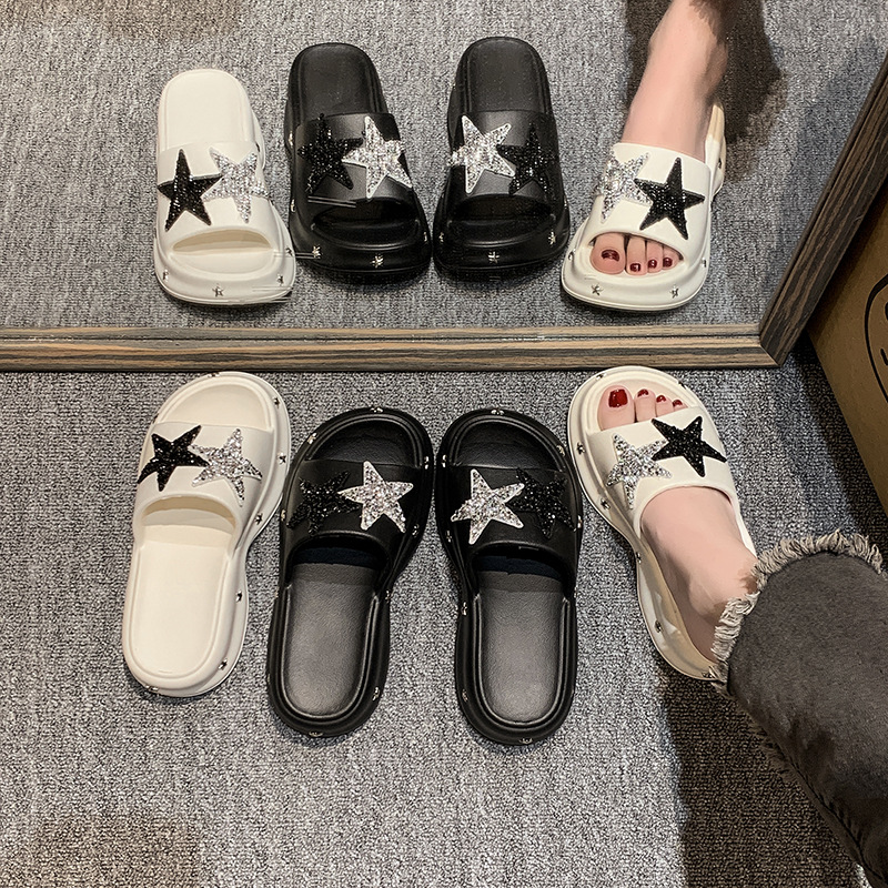 Women's 2025 summer slippers with thick soles wear new non-slip slippers to go out with the same sandals