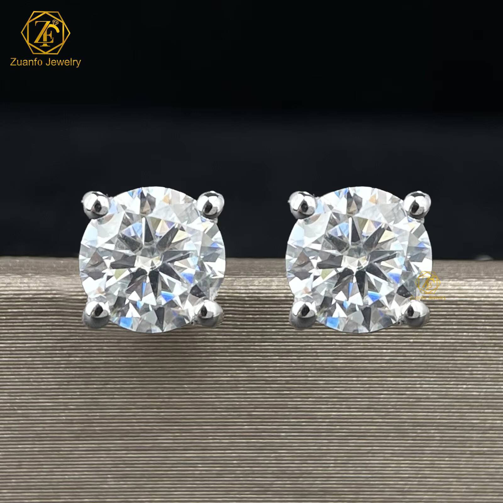 Wholesale Price S925 Silver Stud Earring Classic 4 Claws VVS Moissanite Diamond Screw Back Earrings