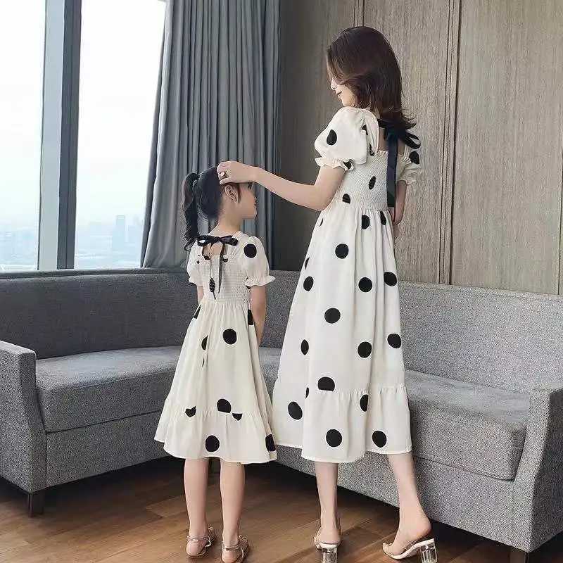 Mother and Girls Polka Dot Dress Summer New Childrens Clothing Small Fresh Puff Sleeves Parents Childrens Princess Dress 8y S2548