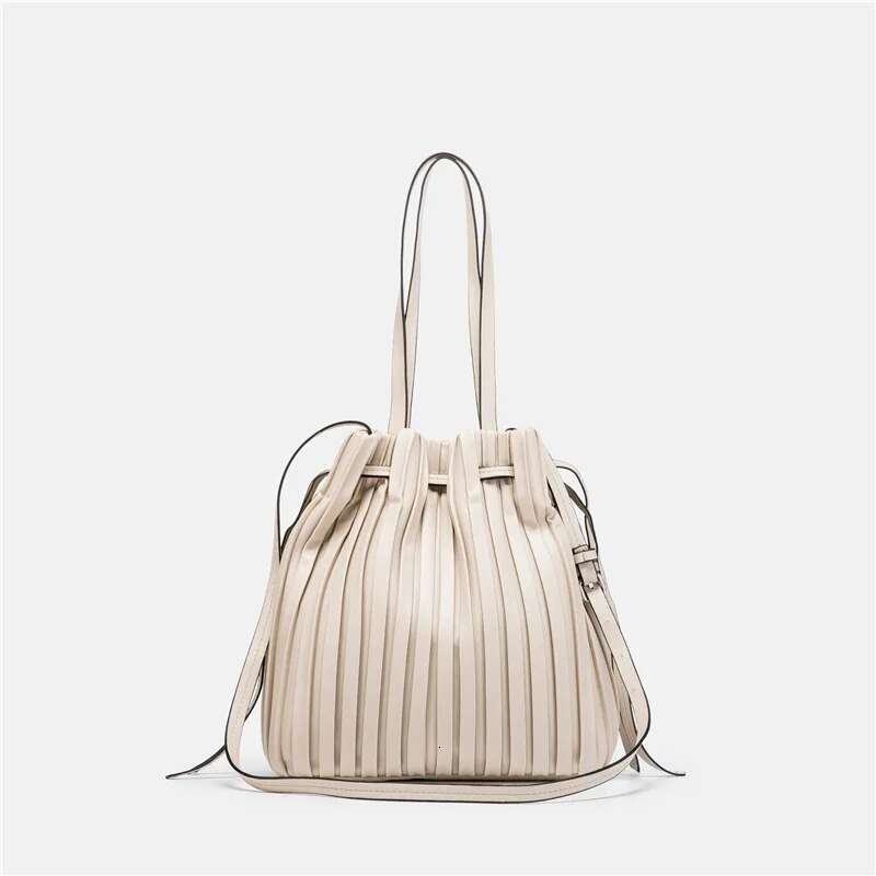 Designer Handbag Women Fashion Pleated Bucket Crossbody Bags Cute Lady Soft Leather Shoulder Messenger Bag Coin Purse