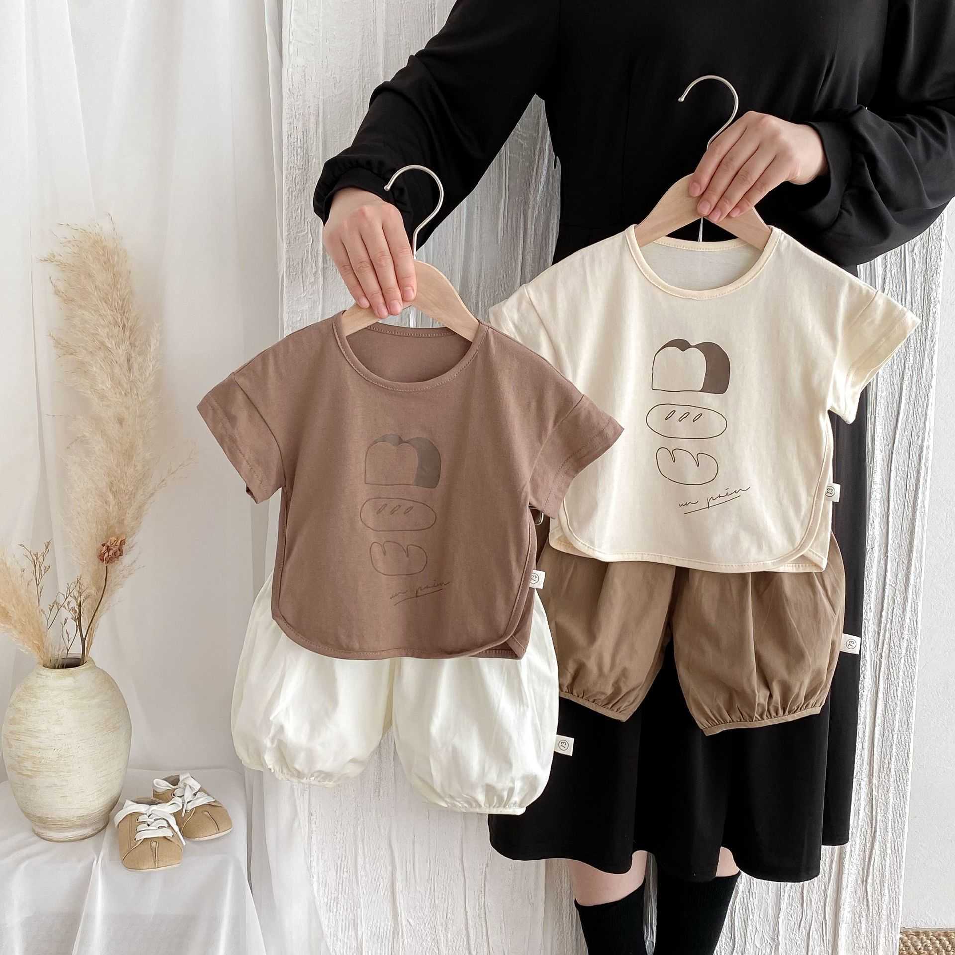 Summer thin mens and womens baby short sleeved T-shirt top baby loose shorts pants Korean version ins childrens clothing set S2548