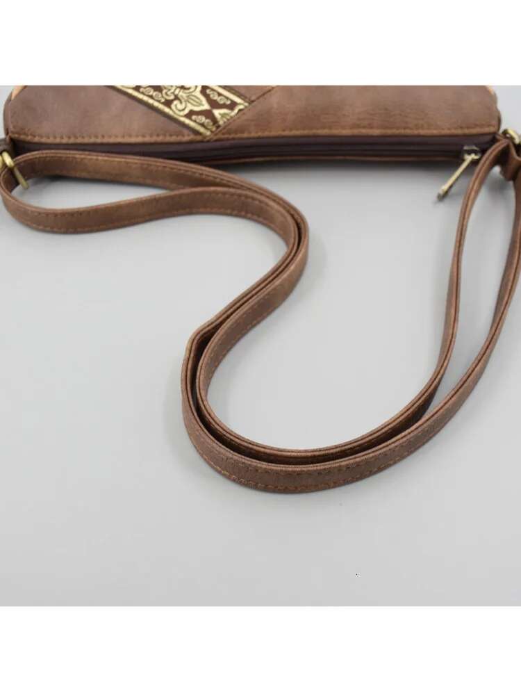 New Crossbody Small Embroidered Bag, With Retro Style, Lightweight, Large Capacity, A Niche Single-Shoulder Bag For Girls