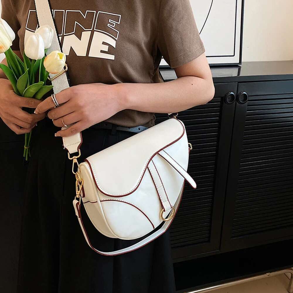 PU Leather Fashion Sg Vintage Women Mini Hobo Waterproof Saddle Shoulder Bag Small Handbag Large Capacity Travel Bags