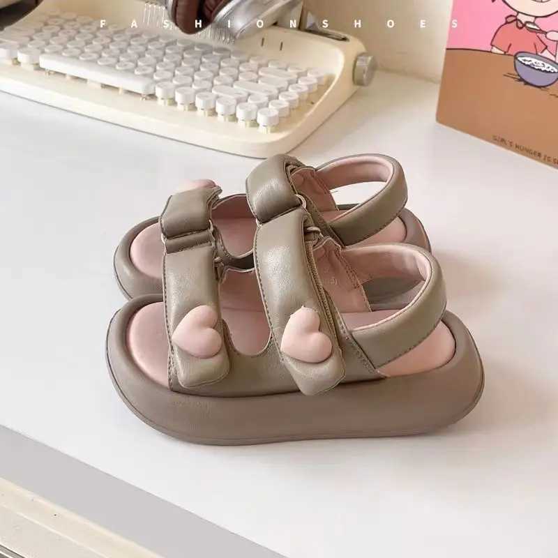 Cute Heart Childrens Sandals Summer PU Leather Hook and Loop Girls Sandals Breathable Soft Bottom Childrens Beach Shoes X250409