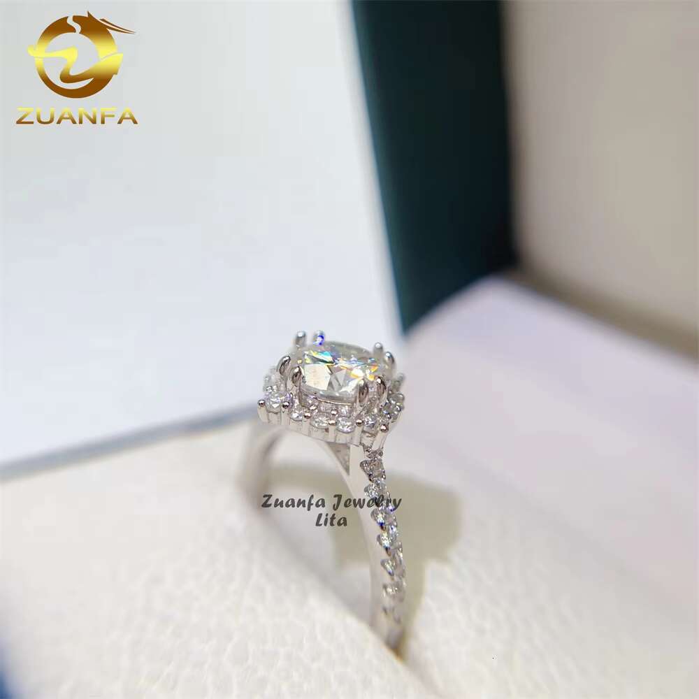 Wholesale Luxury 925 Sterling Silver Round Brilliant Cut 8.0mm 2ct Moissanite Engagement Ring