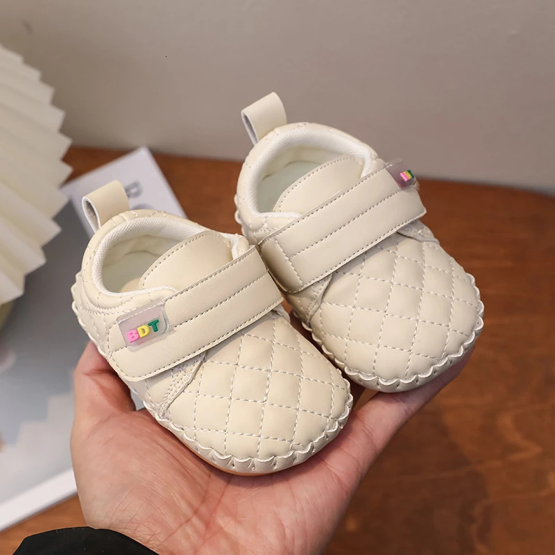 Spring Baby Girls Boys Shoes Comfortable Childrens Casual Shoes Non slip Soft soled Baby Shoes Childrens Lightweight Sports Shoes 250409