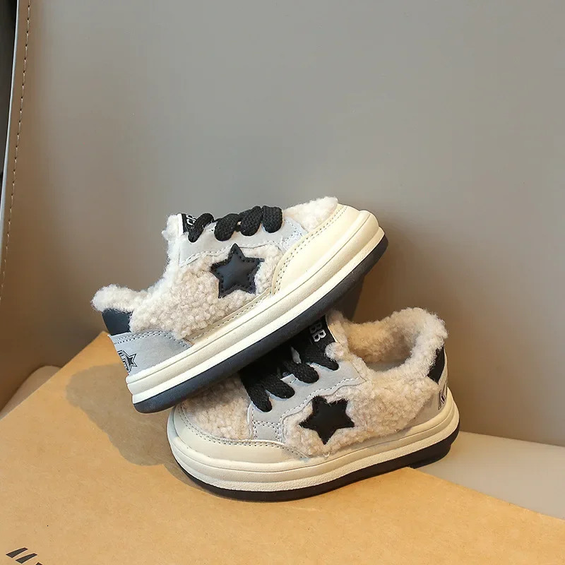 Cute celebrity winter plush warm baby shoes womens shoes soft soled silicone baby casual shoes 250409