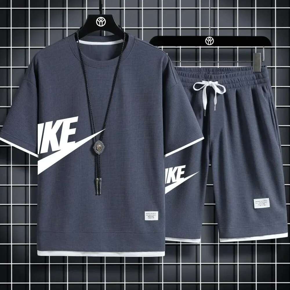 2025 Men's casual two-piece tracksuit Short sleeve and pants Summer Sports Fiess Jogging men's waffle suit fake two pieces