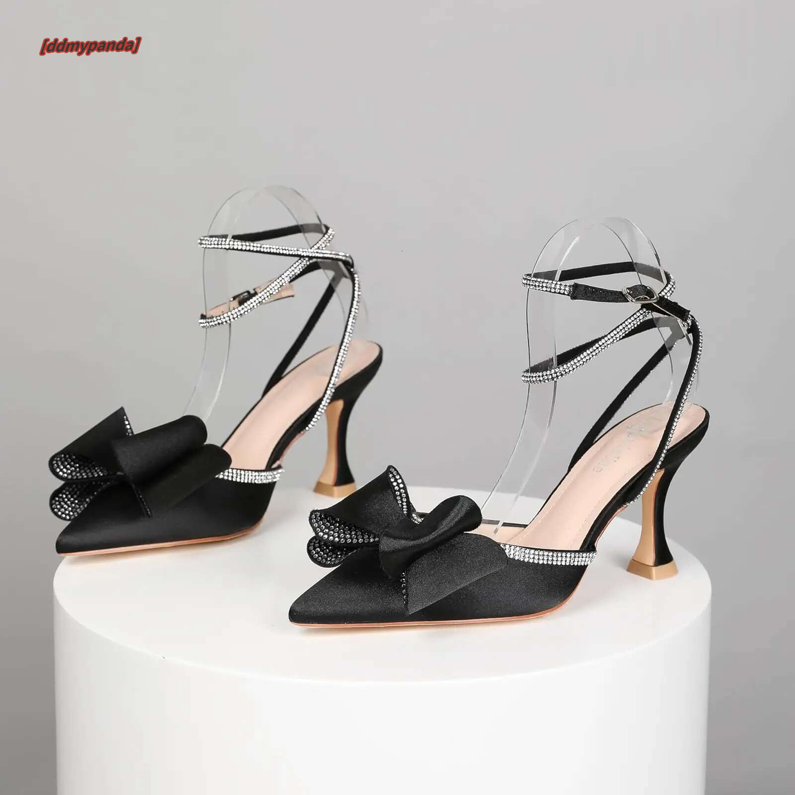 Black butterfly pointed toe, rhie sgback. Sexy high heels, fashionable and elegant shoes. ddmypanda