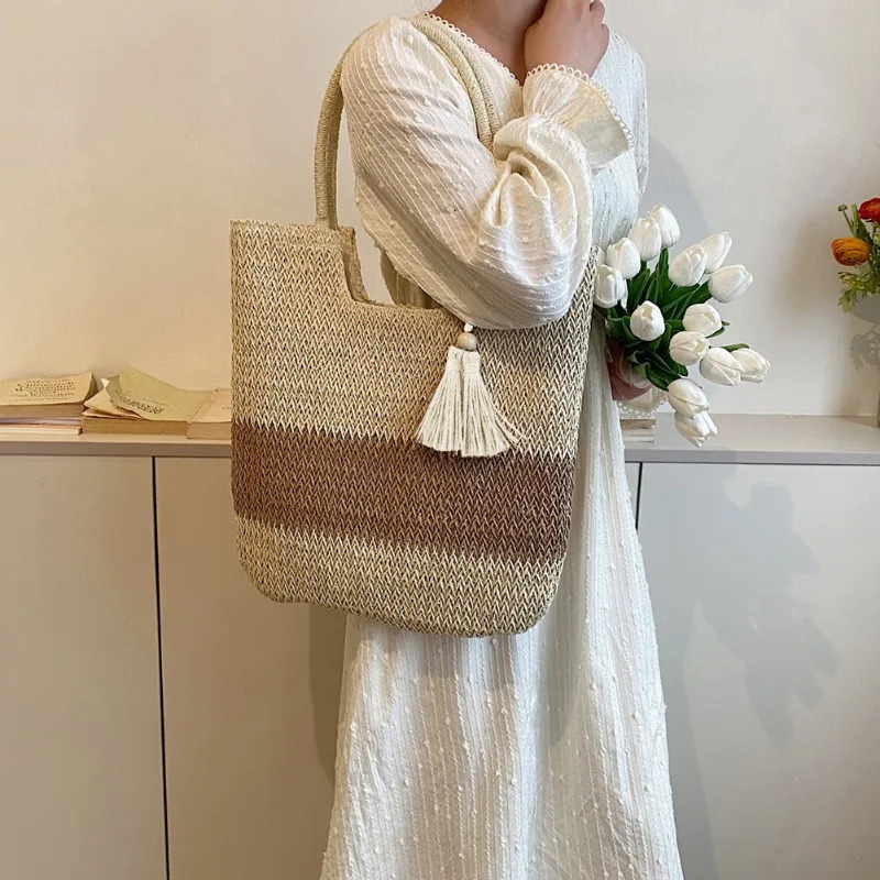 Grass beach bag summer womens handbag large shoulder with tassel suitable for grass wallet and Rattan Boho Bag Raffia 250408