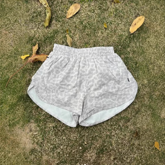 2025 New Designer Shorts Summer New Women's Clothing Personalized And Fashionable High Waist Slimming Three Part Shorts