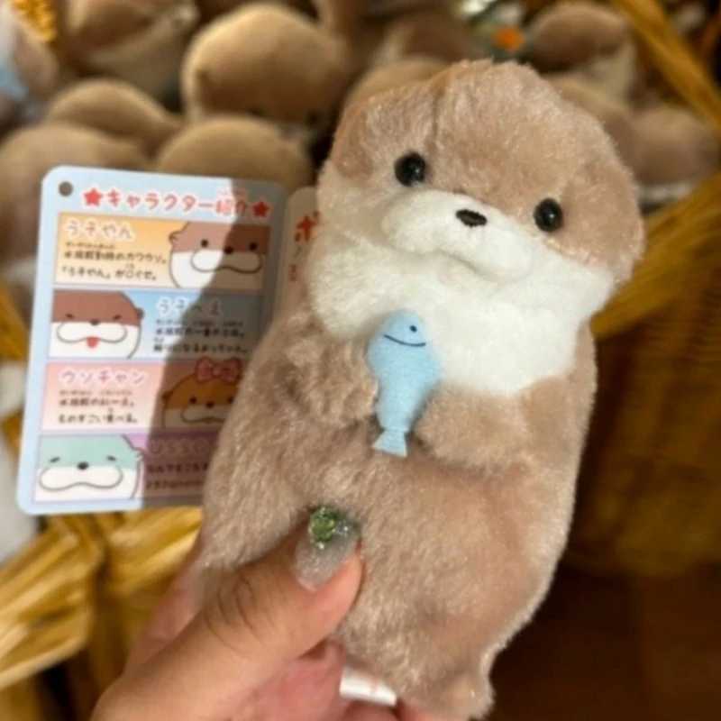 Cute otter holding fish plush doll keyring lightweight hanging pendant used for school bag key wallet doll toy gift 11cmXJ250409