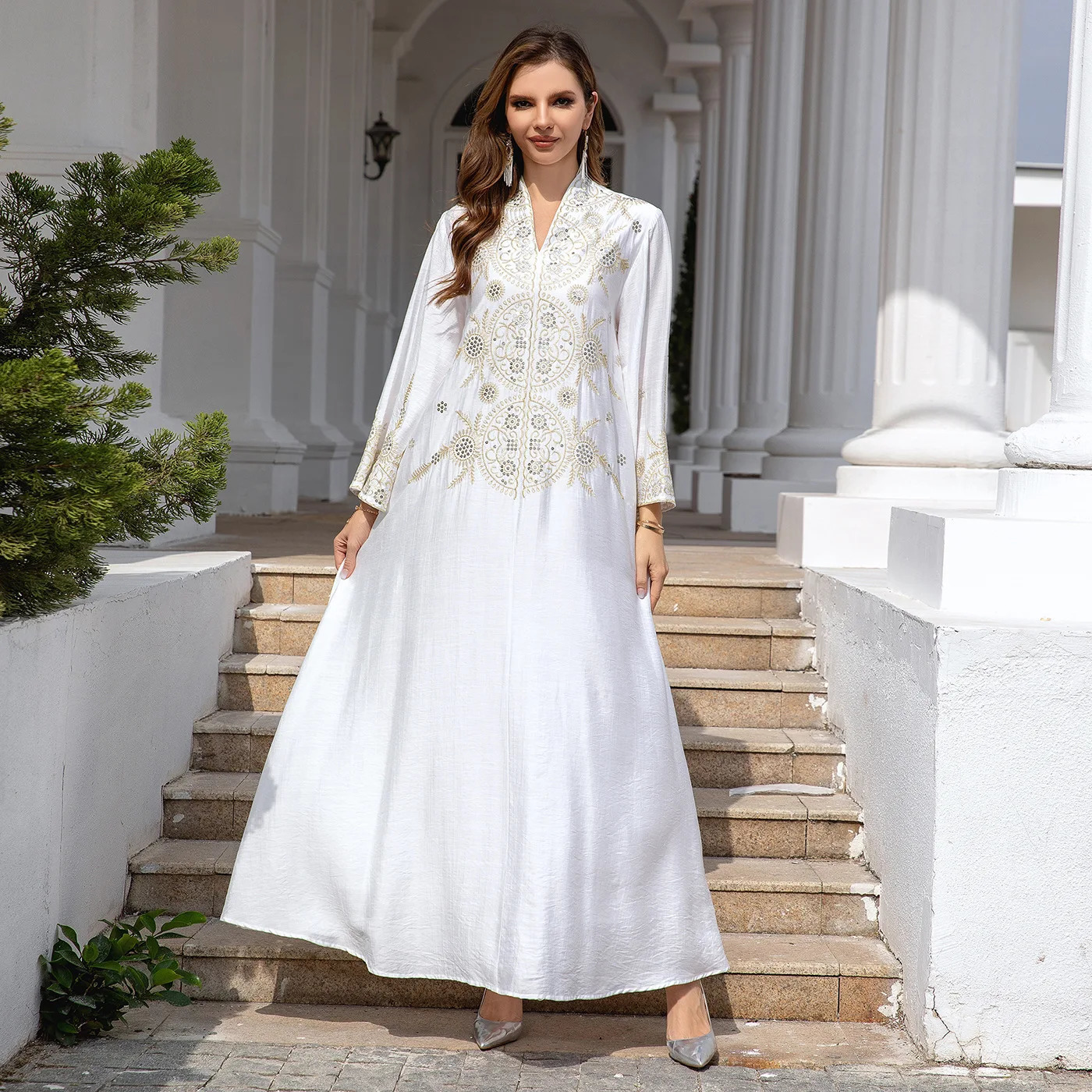 Muslim Womens White Abaya ed Traditional Evening Dress Middle East and Dubai 250409