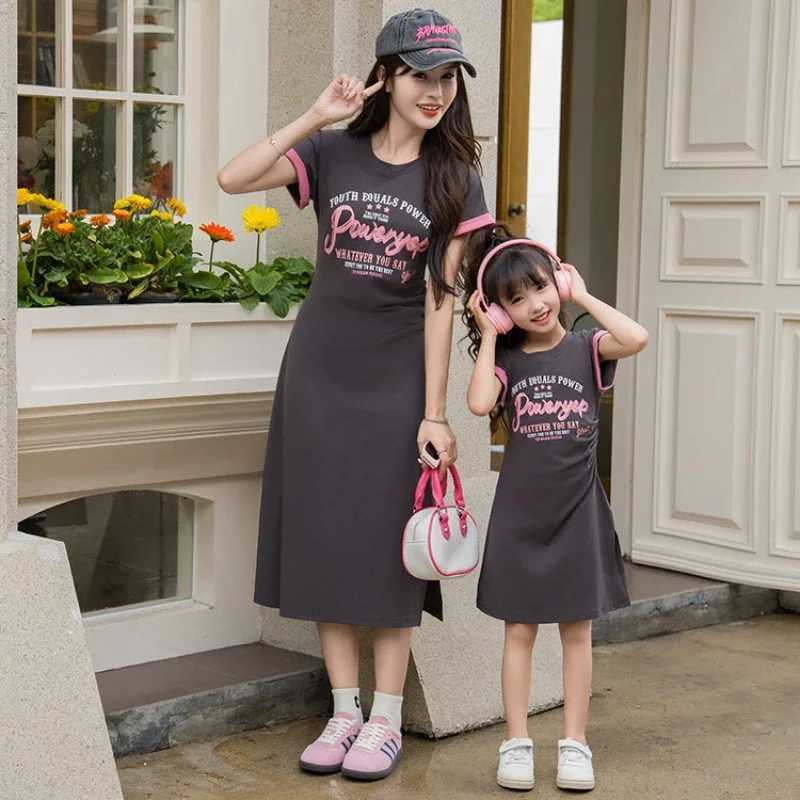 Parents and Children Match Korean Clothing Family Brothers and sisters Clothing Father son T-shirt Mother daughter Dress Womens Couple Style S2548