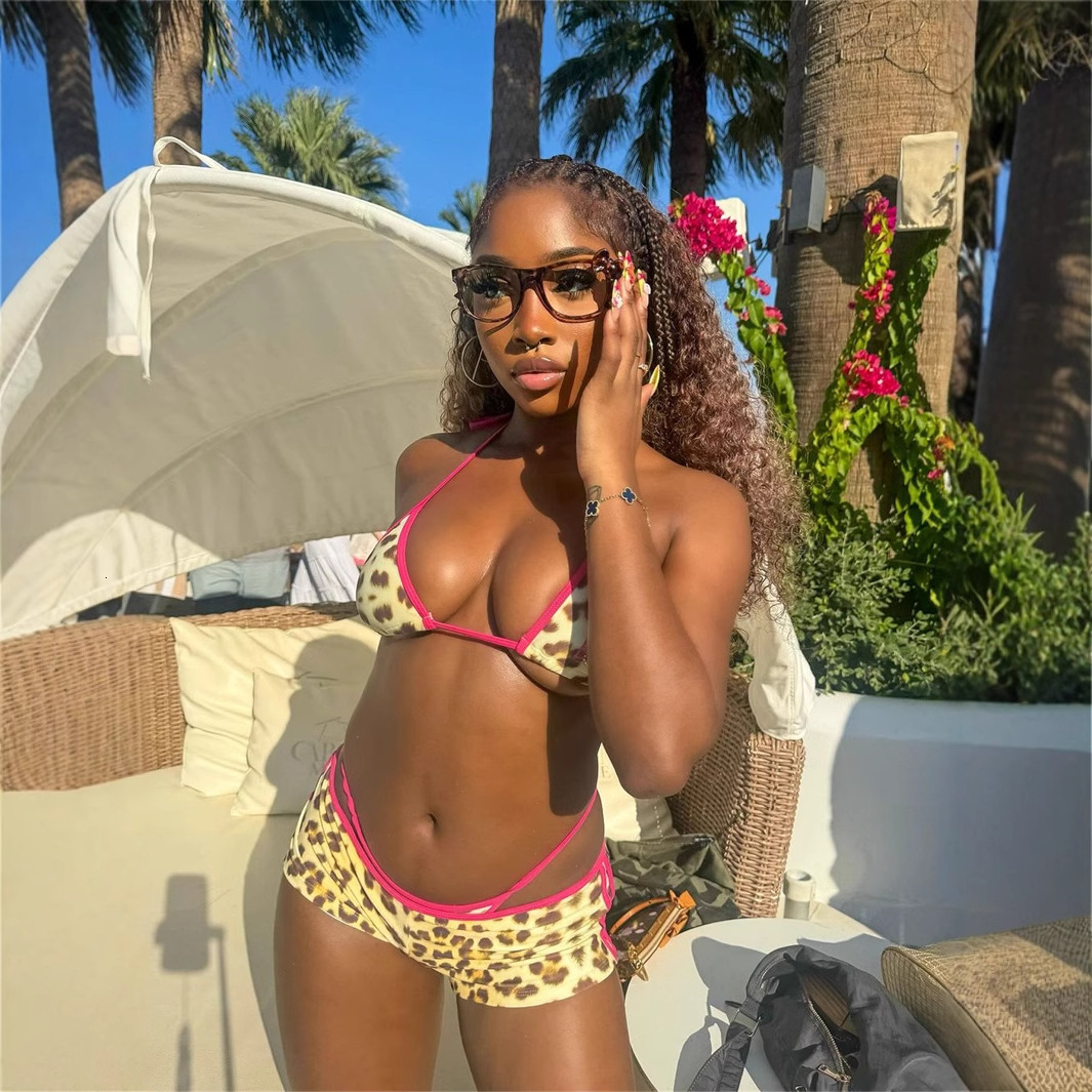 2025S Designer Women S Set New Fashionable Slimming Sexy Contrast Color Hanging Neck Strap Pants Leopard Pattern Bikini Shorts Set For Women