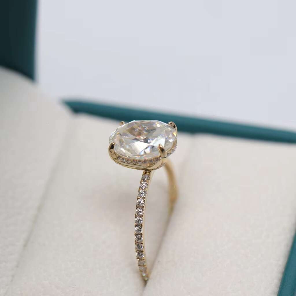 Fashion Jewelry Sterling K Gold Moissanite Diamond 5CT Center 4Prongs Monolith Oval Cutting Plated Wedding Ring for Bridegroom