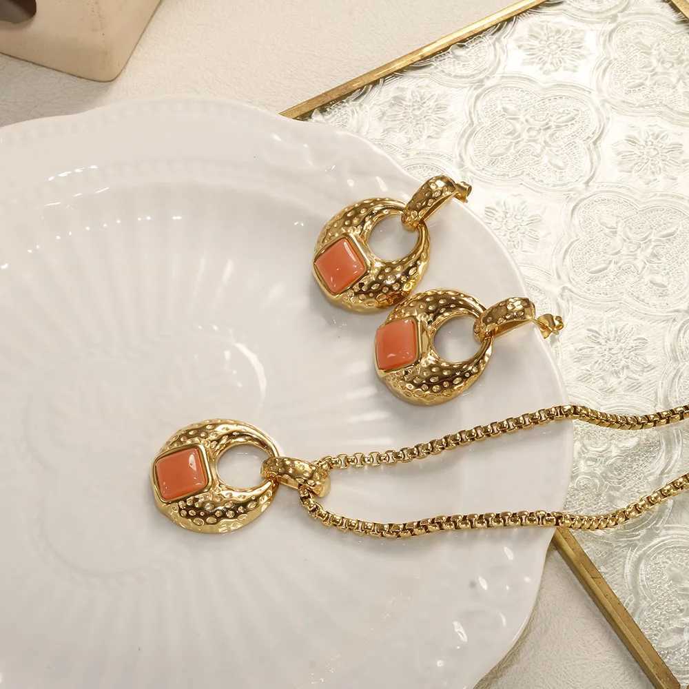 ZMfashion Retro Embossed Texture Ring Earrings Temperature High Square Resin Charm Necklace Womens Jewelry Set Wholesale Y250408