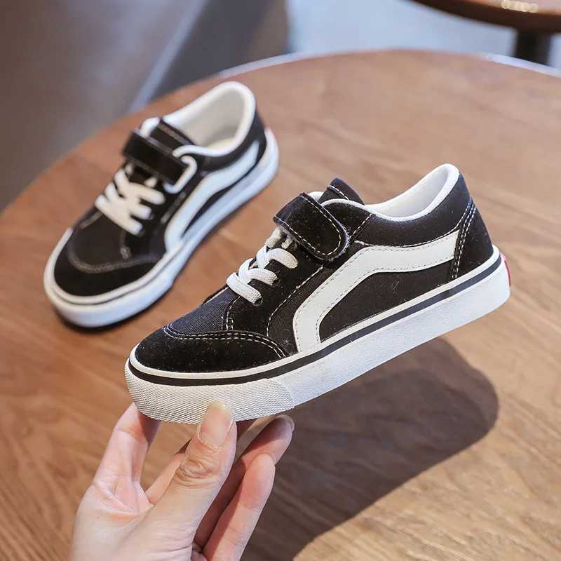 Childrens canvas shoes spring and autumn sports shoes boys casual sports running shoes girls breathable soft soled childrens flat sports shoes X250409