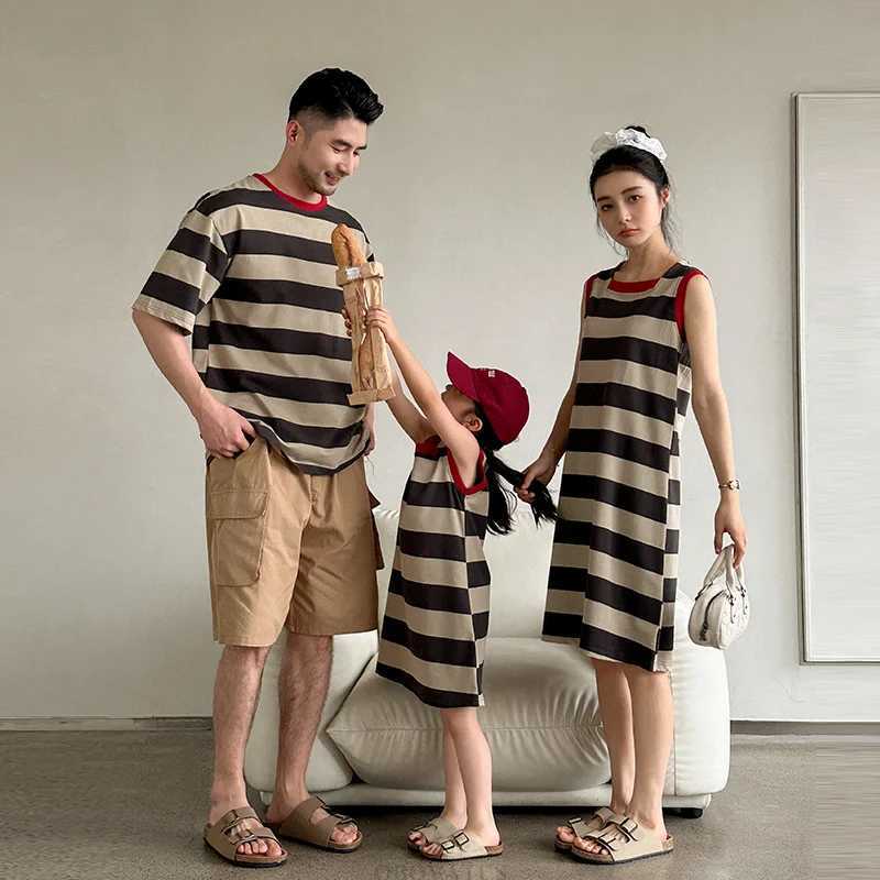 Beach Set Family Mom Daughter Striped Dress Dad Son Match Vacation T-shirt Set Family Appearance Match Set S2548