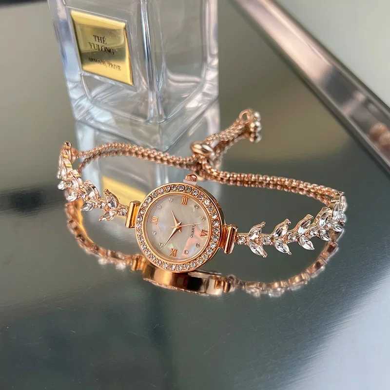 Womens Watch Reloj Mermaid Chain Light Luxury Diamond Bracelet Womens Fashion Quartz Watch Montres WomenXJ250408