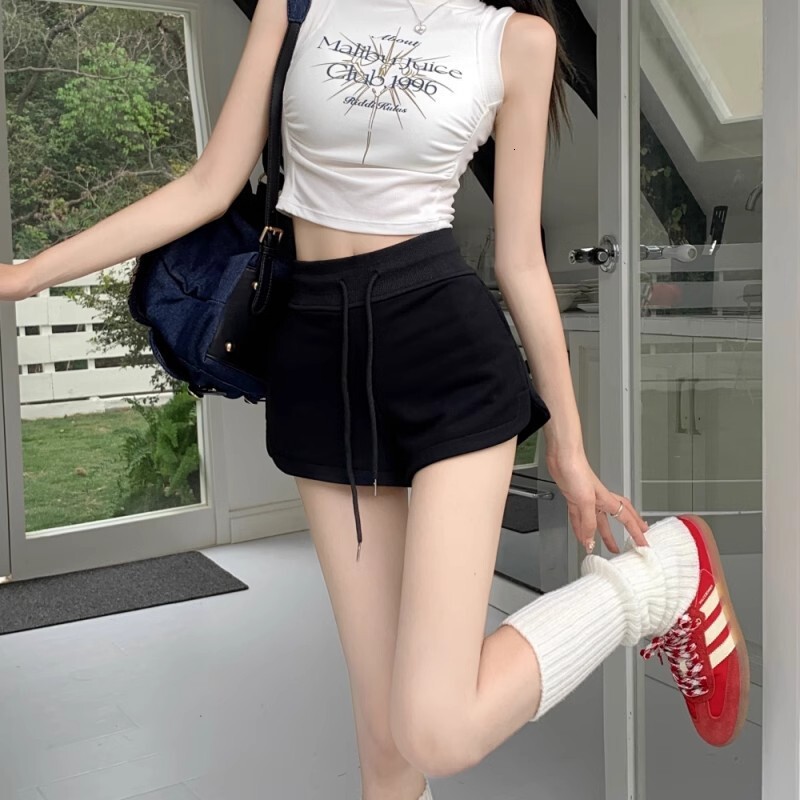 2025S Designer Shorts For Women Grey Drawstring Sports Shorts For Women In Summer Tall Waist Slim Fit Hip Hugging Design A Line Wide Leg Pants Beach P