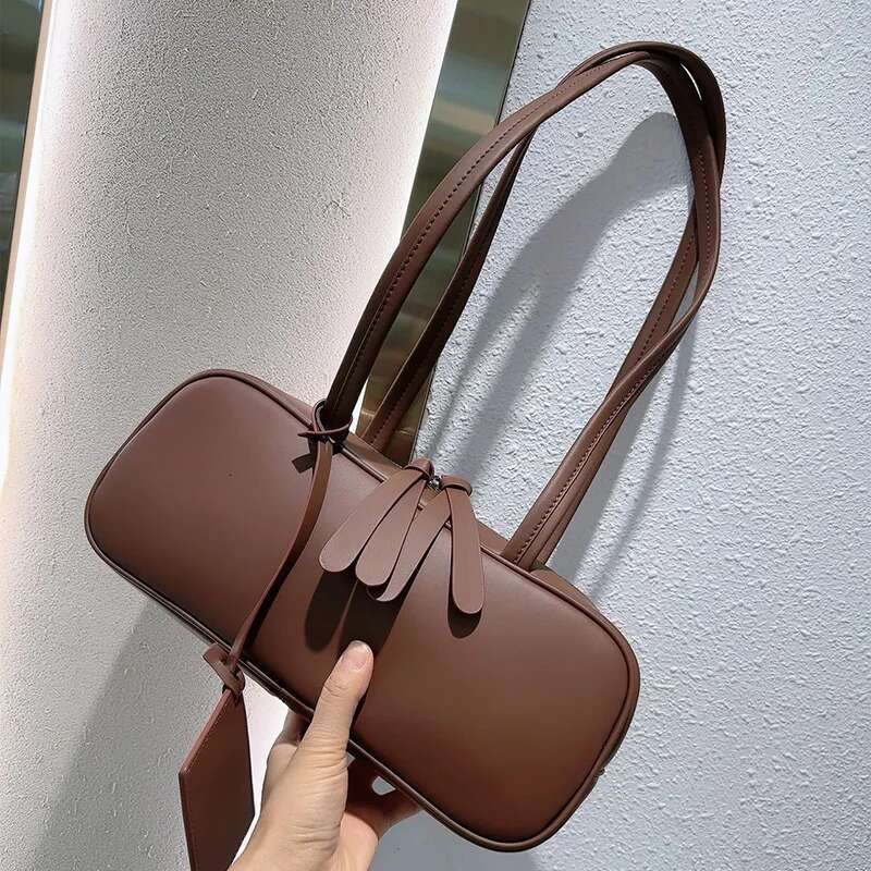 Niche Handbag Women Designer Cowhide Crossbody Shoulder Large Capacity Commuting Baguette Gifts Working Tote Bag