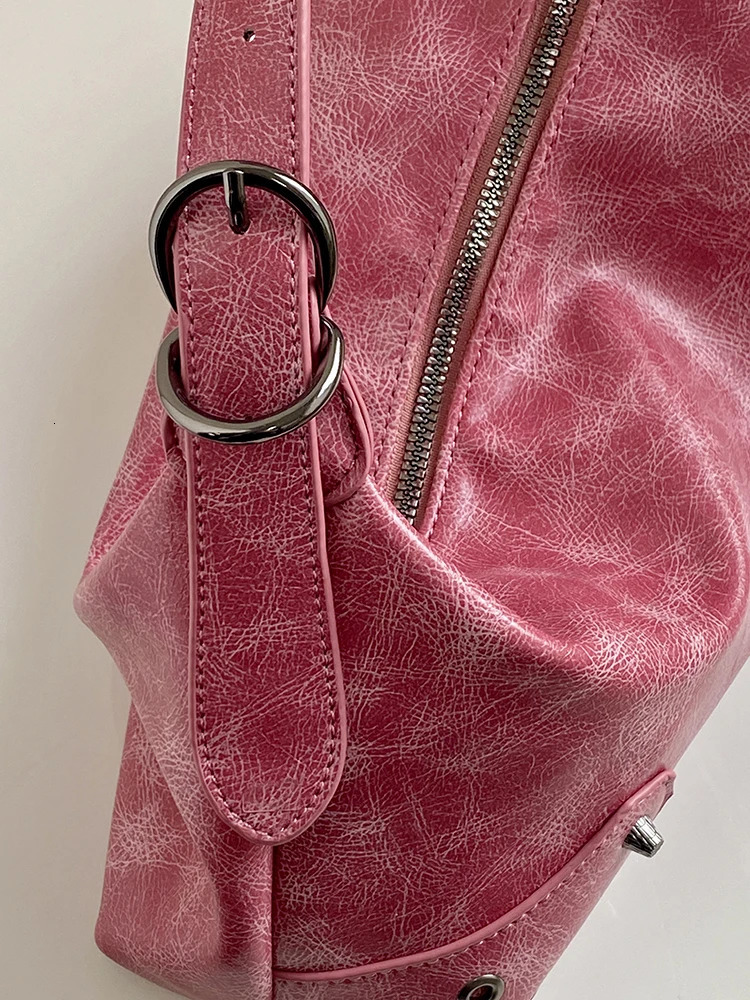 Personalized Womens Underwear Bag Texture Soft Leather Versatile Single Shoulder Cross Body Bag French Retro Motorcycle Handbag 250408