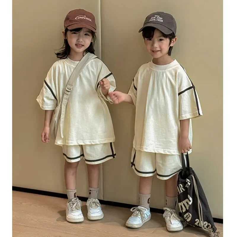2015 Summer Family Dad and Daughter Son Same Two Piece Set Korean High Quality Childrens Clothing Mom S2548